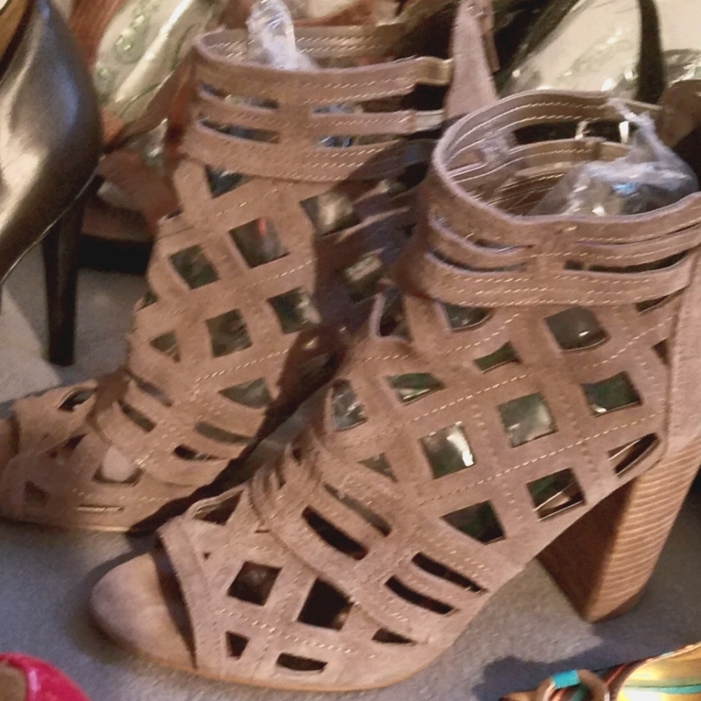 Carlos Santana ankle Bootie Sandals Sued 9m